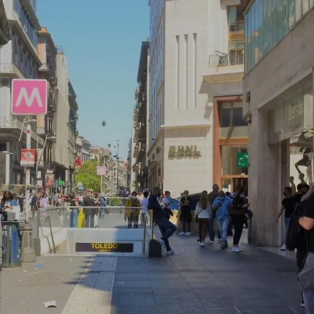 Alojamento de Acomodação e Pequeno-almoço Via Toledo Nápoles