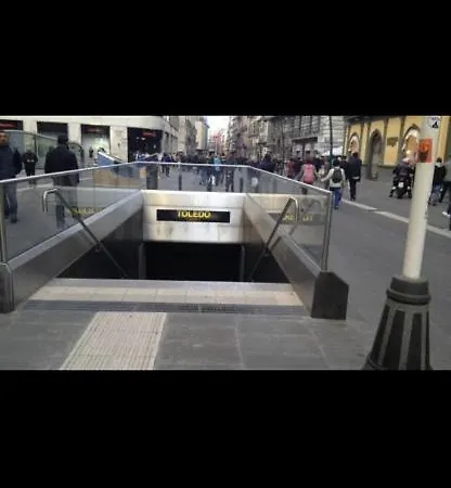 Via Toledo 3*