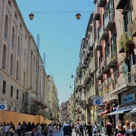 Via Toledo 3* Neapol